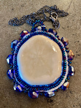 Load image into Gallery viewer, Sand dollar-Sea Biscuit necklace
