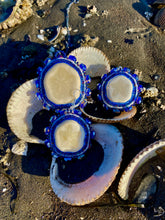 Load image into Gallery viewer, Sand dollar-Sea Biscuit necklace
