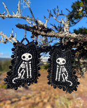 Load image into Gallery viewer, Skeleton cats
