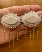 Load image into Gallery viewer, Ivory Jellyfish
